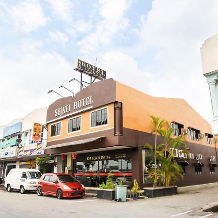 Sejati Hotel ซีเตียวัน ภายนอก รูปภาพ